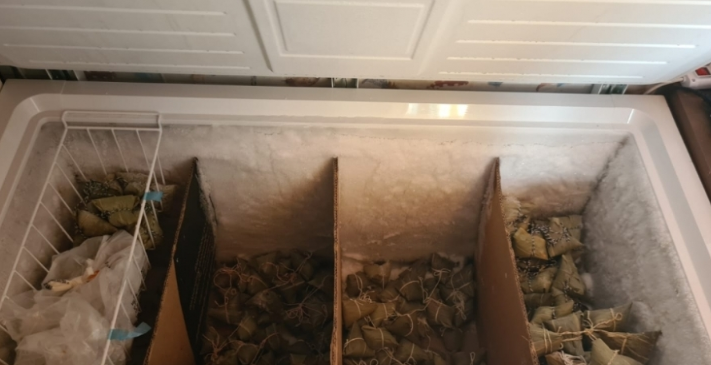 供应食品店的华人非法住家熟食外卖作坊被查获，内有活鸭