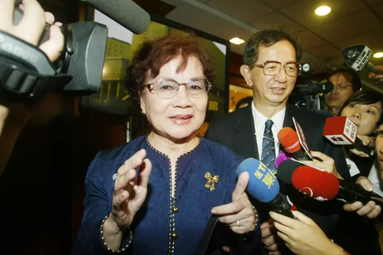 李远哲夫人吴锦丽辞世 享寿90岁 不办追思会