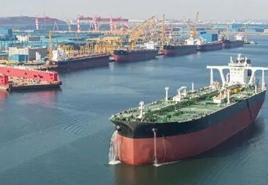 重返VLCC市场！新加坡船东签署首份订单