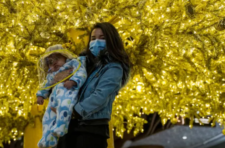 台湾、香港新生婴儿再创新低，要如何扭转“生育陷阱”？