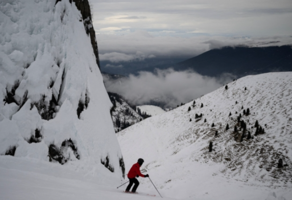 意大利发生致命雪崩 25人被困 两人遇难